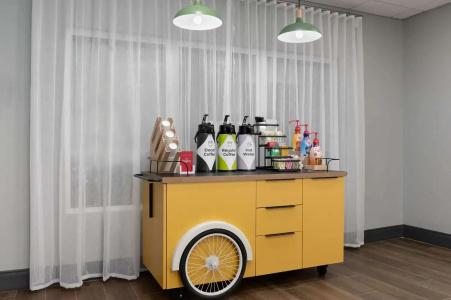 Super 8 by Wyndham Savannah - 22