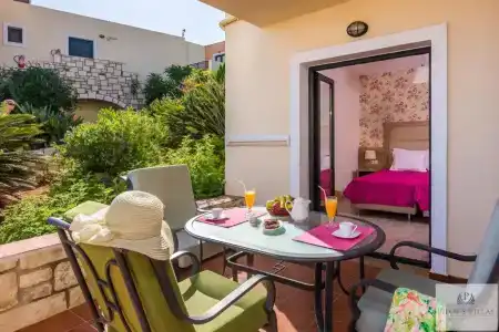 Pilot's Villas Luxury Suites - 54