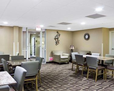 MainStay Suites - 20