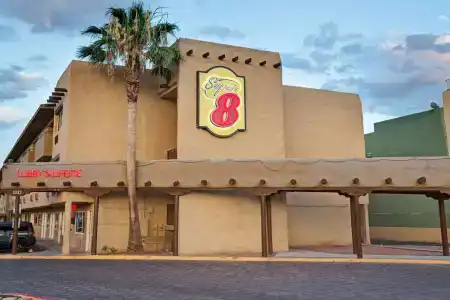 Super 8 by Wyndham Las Vegas North Strip/Fremont St. Area - 20