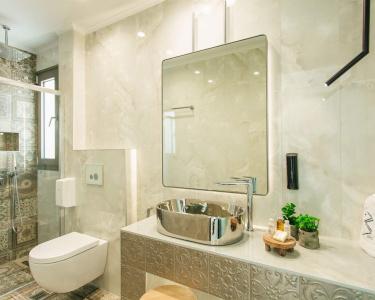 Blue Carpet Luxury Suites - 242