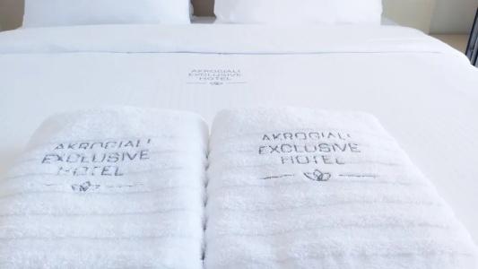 Akrogiali Exclusive (Adults Only) - 84