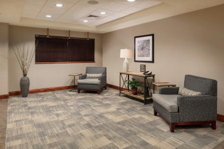 Hampton Inn - Hills - 12