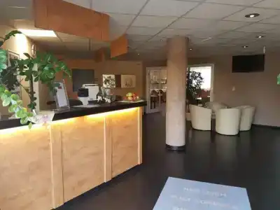 Euro-Hotel - 1