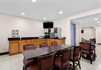 Howard Johnson Plaza by Wyndham - 24