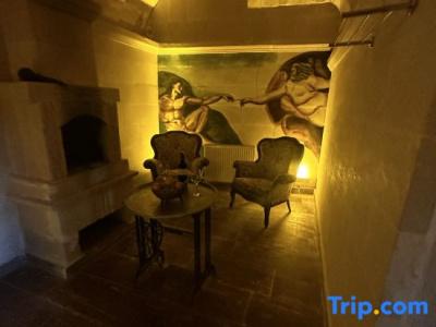 Heritage Cave Inn - 140