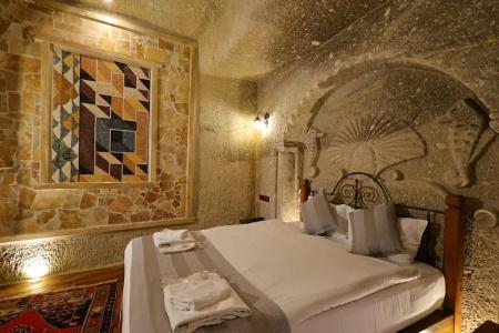 Sarnich Cave Suites - 52