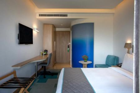 Holiday Inn Bengaluru Racecourse, An Ihg - 2