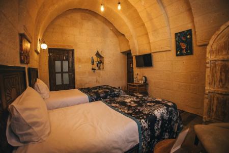 Vintage Cave House - 4