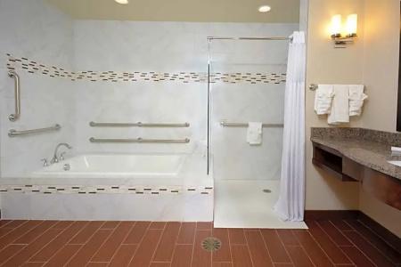 Hilton Garden Inn Airport - 62