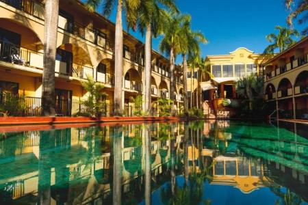Palm Royale - 32