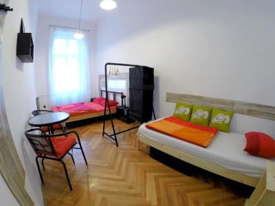 Friends Hostel & - 5