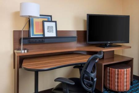 Fairfield Inn & Suites - 14