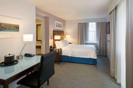 Hampton Inn Seaport Financial District - 6