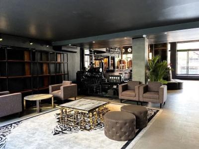 Hh & Sky Bar - 1