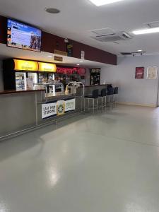 Queensport Tavern And - 18