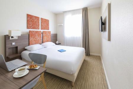 Kyriad Chambéry Centre - Hôtel et Résidence - 63