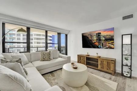 The Alexander All Suites - 428