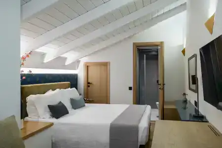 New York Luxury Suites - 54
