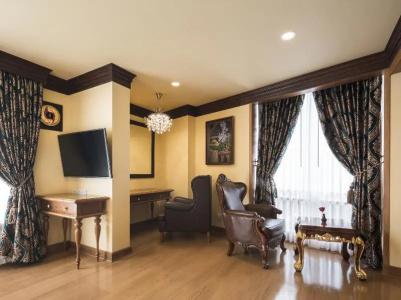 Peak Nimman Prestige - 38