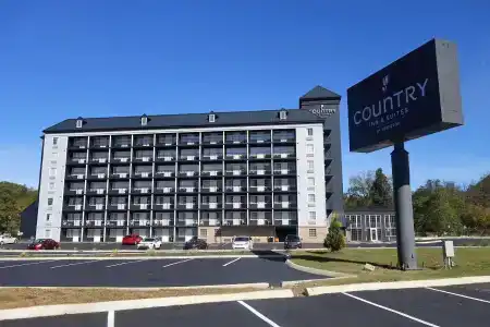 Country Inn & Suites by Radisson, South, TN - 29