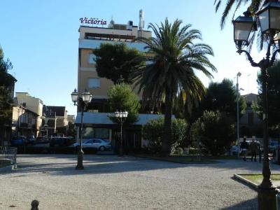 Victoria - 12