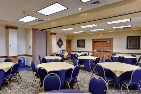 Holiday Inn Express, An Ihg - 16