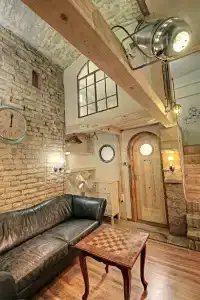 Lavender Circus Hostel, Doubles & Ensuites - 27