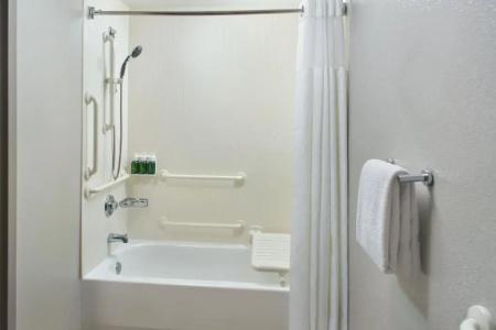 Courtyard by Marriott Broadway - 36