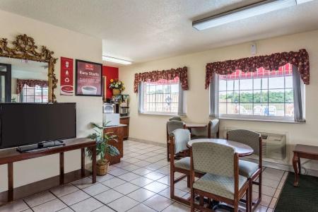 Econo Inn & Suites Sw - 11
