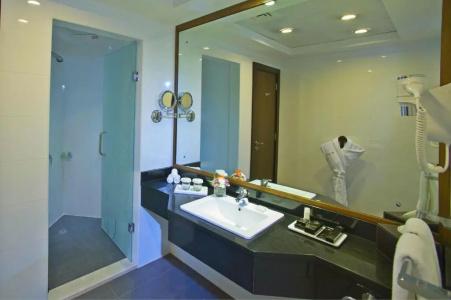 Ramada Abu Dhabi Corniche - 30