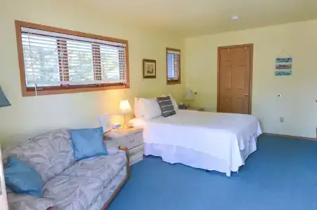 Sea Treasures Inn - 17