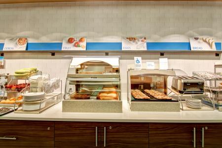 Rodeway Inn & Suites - 12