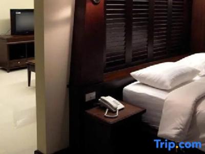 August Suites - 112
