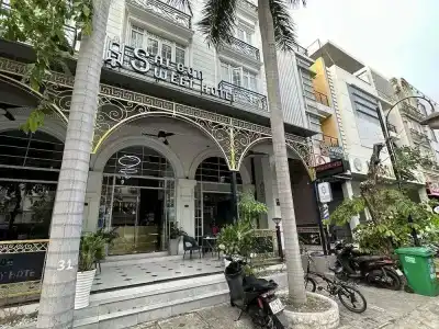 Saigon Sweet - 17