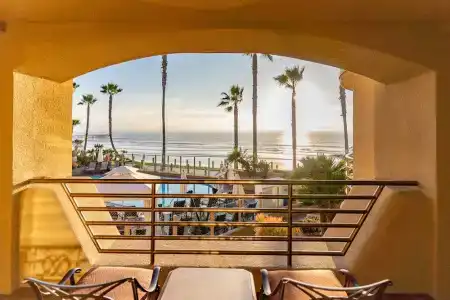 Pacific Terrace - 79