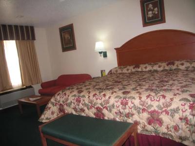 Americas Best Value Inn East - 28