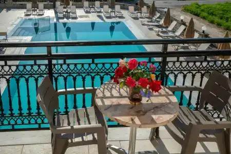 Athina - 9