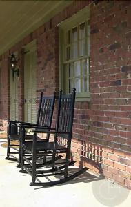 Hillwinds Inn - - 30