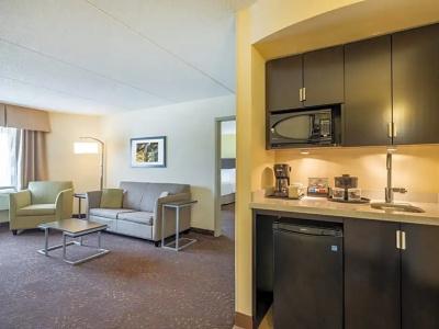 Holiday Inn Coliseum, An Ihg - 64