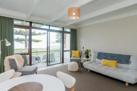 Whispering Sands Beachfront - 94