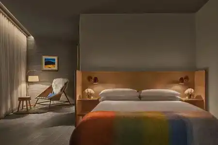 The Reykjavik Edition - 44