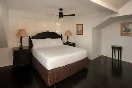 Royal New Orleans - 29