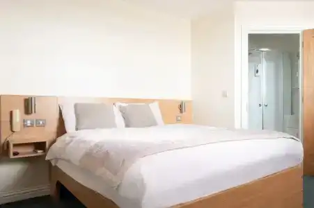 Connaught House Excel - 43