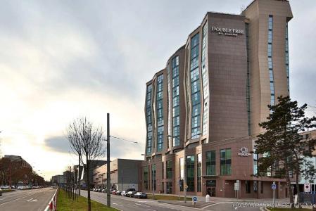 DoubleTree by Hilton Bratislava - 0