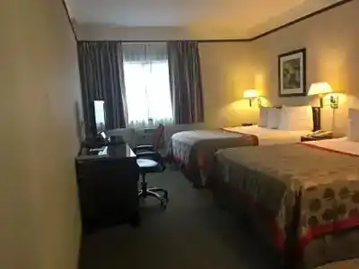 Ramada by Wyndham Portland Airport - 45