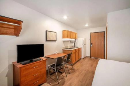 WoodSpring Suites - 32