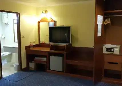 Sabai Inn - 1