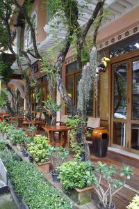 Salil Sukhumvit Soi 8 - 17
