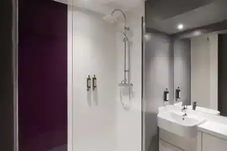 Premier Inn Greenwich - 7